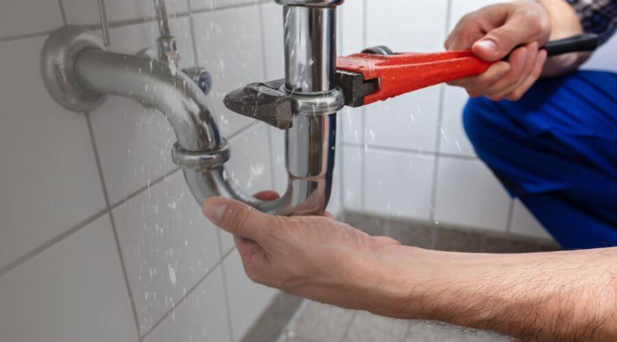 Expert burst pipe repair services in Reydell, AR
